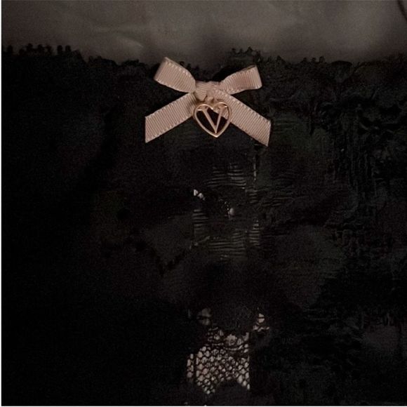 NWT VS Body by Victoria Black Lace Bikini Panty S - Picture 2 of 7